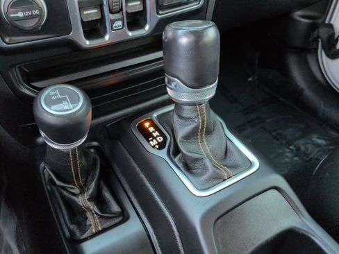 Used 2021 Jeep Wrangler Unlimited Sahara image 35