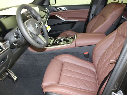 New 2026 BMW X5 xDrive40i w/ M Sport Package image 5