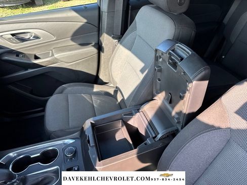 Used 2023 Chevrolet Traverse LT AWD/4WD image 16
