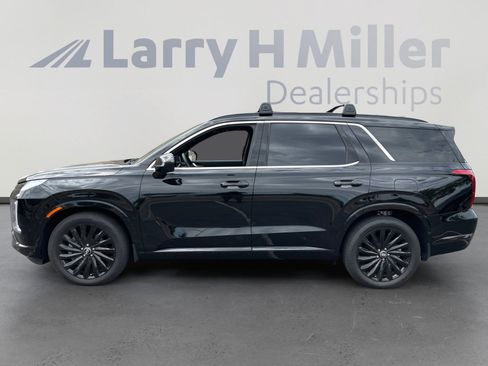 Used 2025 Hyundai Palisade Calligraphy AWD/4WD image 2