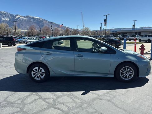 Used 2018 Toyota Prius Two w/ Prius Two Safety Plus Package image 6