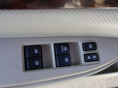 Used 2014 Subaru Legacy 2.5i Limited w/ Moonroof Package image 14