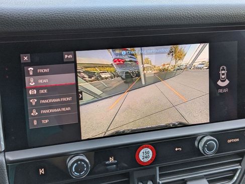 Used 2025 Porsche Macan image 18