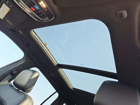 New 2026 Jeep Grand Cherokee L Limited image 9