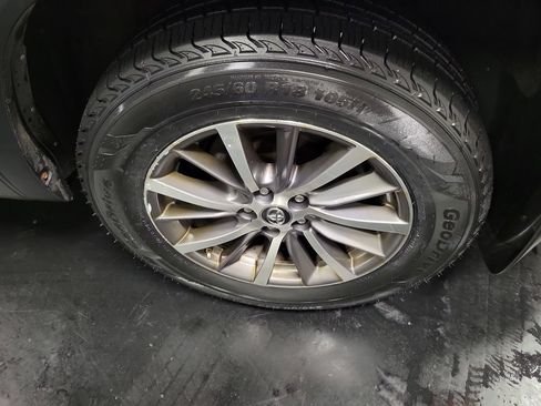 Used 2019 Toyota Highlander XLE AWD/4WD image 12
