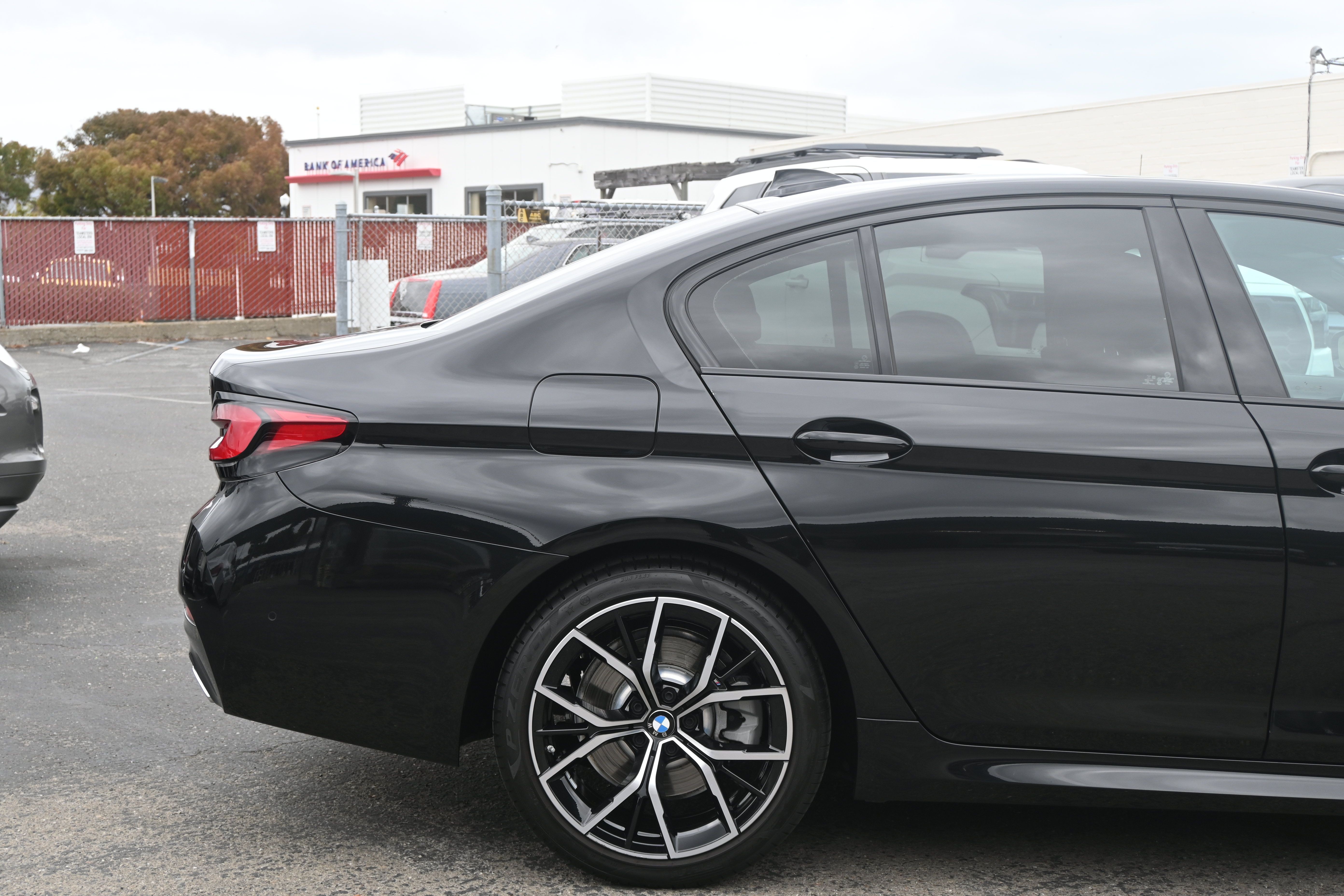 Used 2022 BMW 530i w/ M Sport Package RWD image 22