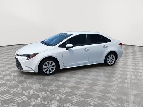 Used 2022 Toyota Corolla LE FWD image 4