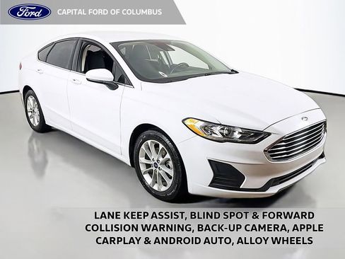 Used 2020 Ford Fusion SE image 1