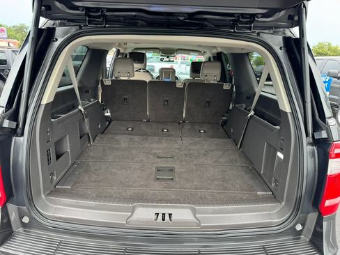 Used 2018 Ford Expedition Max XLT w/ Equipment Group 202A RWD image 15