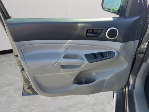 Used 2013 Toyota Tacoma PreRunner w/ TRD Sport Pkg image 23