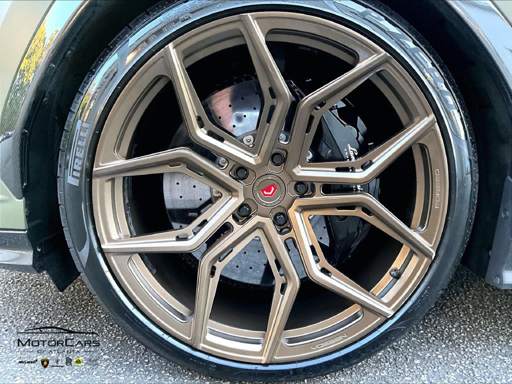 Used 2023 Lamborghini Urus Performante AWD/4WD image 9