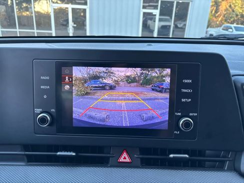 Used 2024 Kia Sportage LX image 20