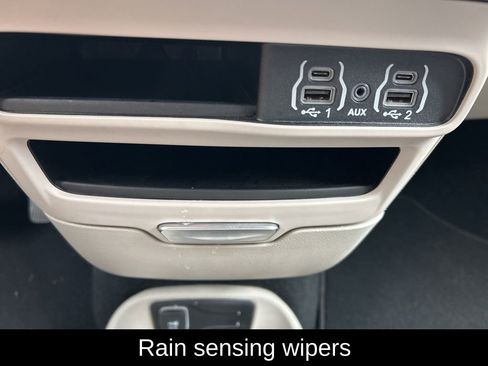 Certified 2024 Chrysler Pacifica Touring-L image 24