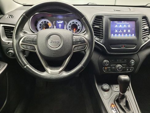 Used 2019 Jeep Cherokee Latitude Plus w/ Cold Weather Group AWD/4WD image 22