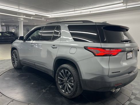 Used 2023 Chevrolet Traverse RS image 4