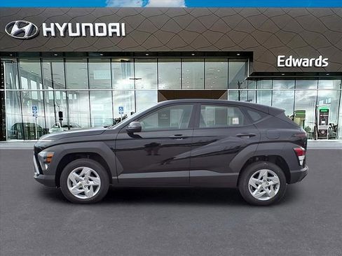 New 2026 Hyundai Kona SE image 3
