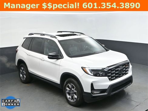 Used 2023 Honda Passport TrailSport image 2