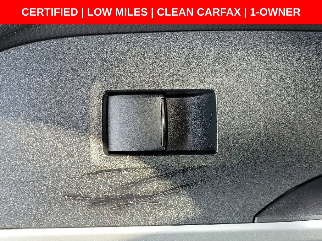 Used 2022 Toyota RAV4 LE AWD/4WD image 18