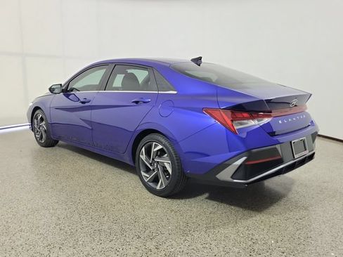 Used 2024 Hyundai Elantra SEL FWD image 7