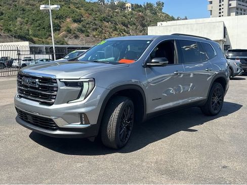 Used 2024 GMC Acadia Elevation w/ Luxury Package FWD image 10