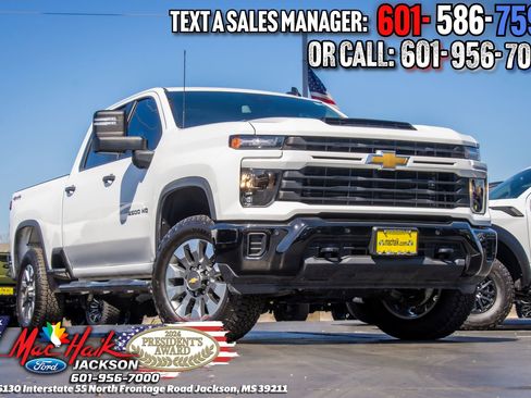 Used 2025 Chevrolet Silverado 2500 Custom w/ Custom Value Package AWD/4WD image 1
