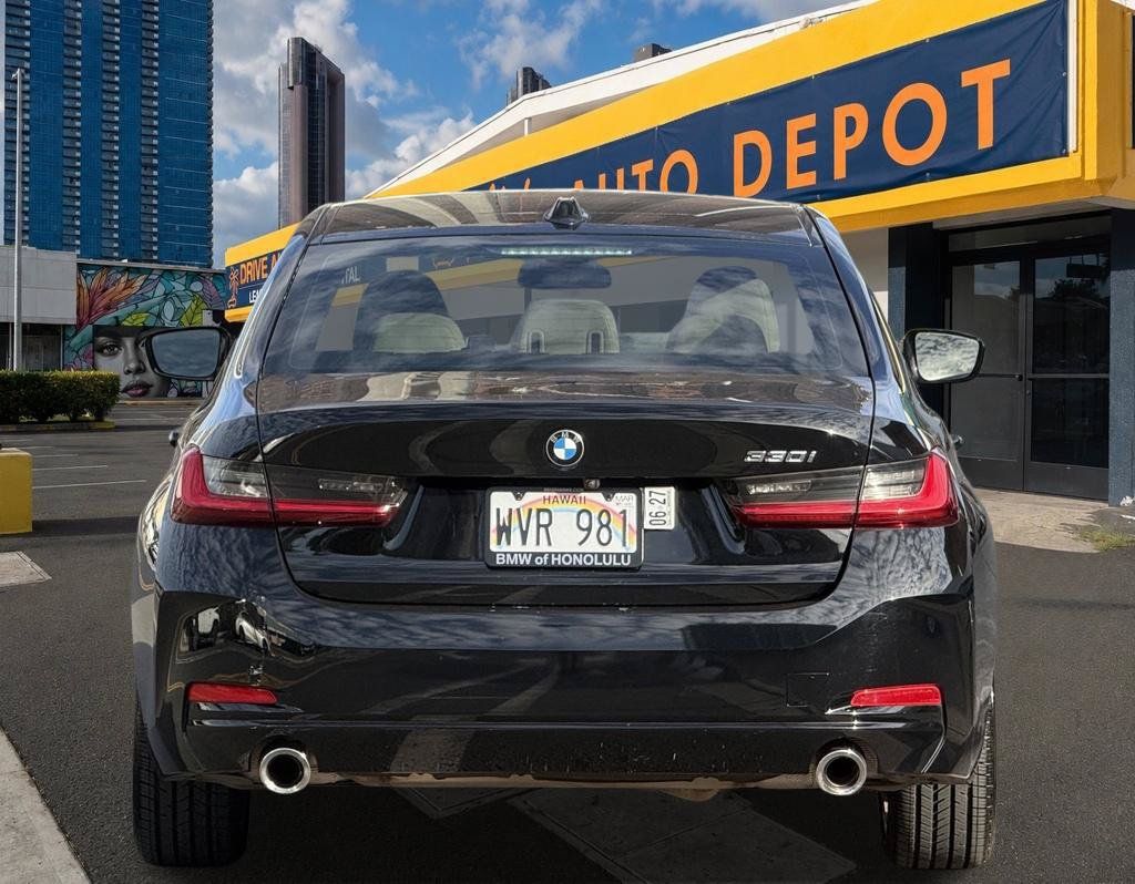 Used 2023 BMW 330i Sedan RWD image 4