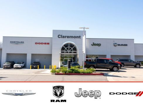 Used 2024 Dodge Durango GT image 2