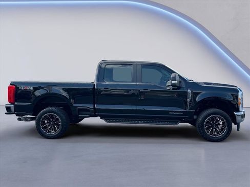 Used 2024 Ford F250 XL w/ XL Chrome Package AWD/4WD image 2