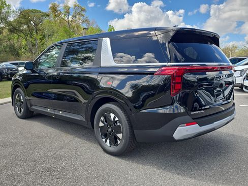 New 2026 Kia Carnival LXS image 6