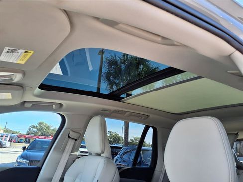 Used 2024 Volvo XC90 B5 Core w/ Protection Package Premier image 24