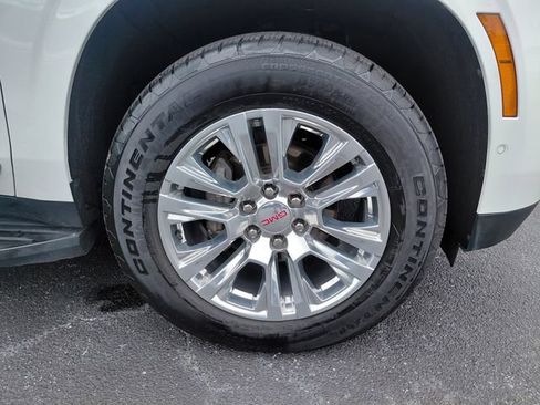 Used 2025 GMC Yukon Denali AWD/4WD image 9