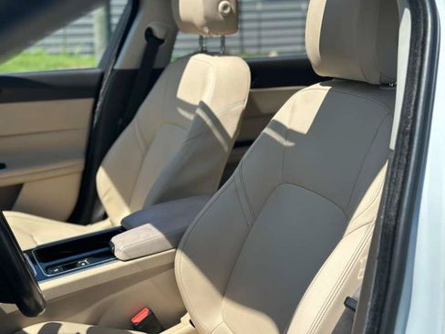 Used 2018 Jaguar XF Premium RWD image 14