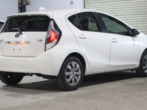 Used 2015 Toyota Prius C One image 5