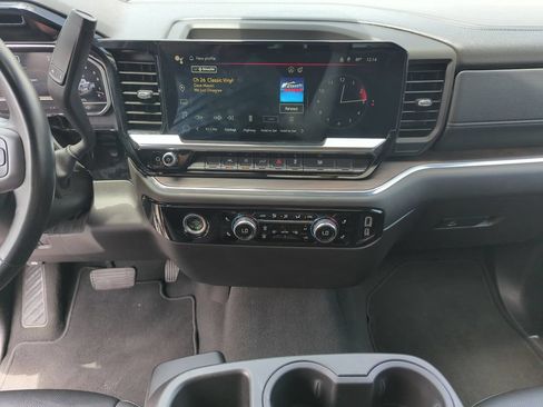 Used 2024 GMC Sierra 1500 SLT AWD/4WD image 24