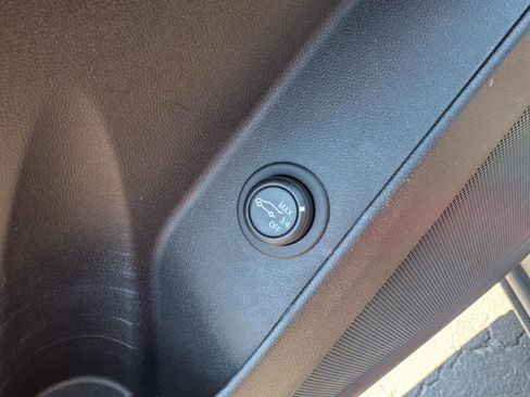 Used 2023 Chevrolet Equinox LT image 14