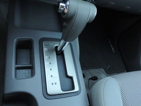 Used 2016 Nissan Frontier SV image 24