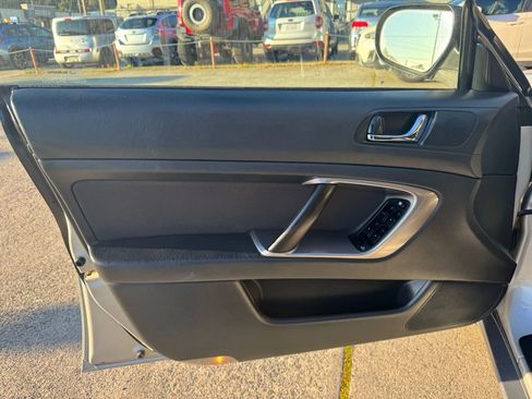 Used 2007 Subaru Outback 2.5i image 17