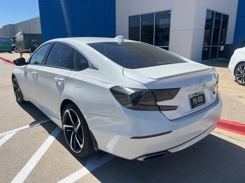 Used 2019 Honda Accord Sport image 2