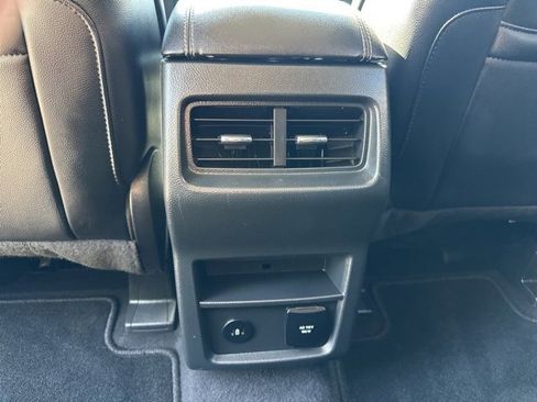 Used 2022 Ford Edge Titanium image 26