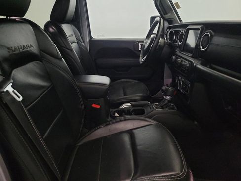 Used 2018 Jeep Wrangler Unlimited Sahara w/ Dual Top Group image 21
