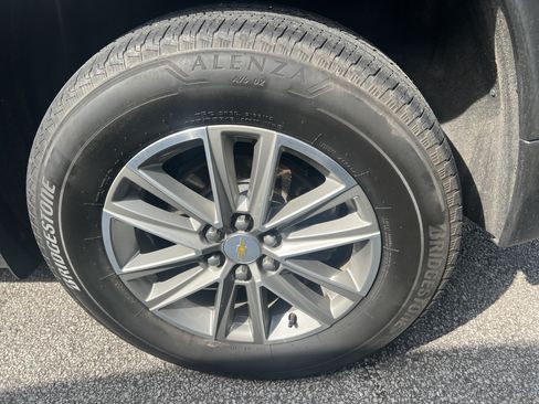 Used 2023 Chevrolet Traverse LT AWD/4WD image 17