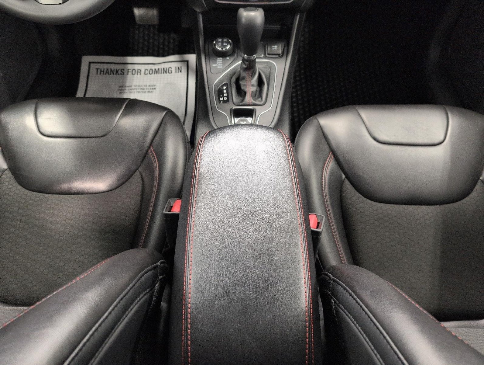 Used 2021 Jeep Cherokee Trailhawk AWD/4WD image 17