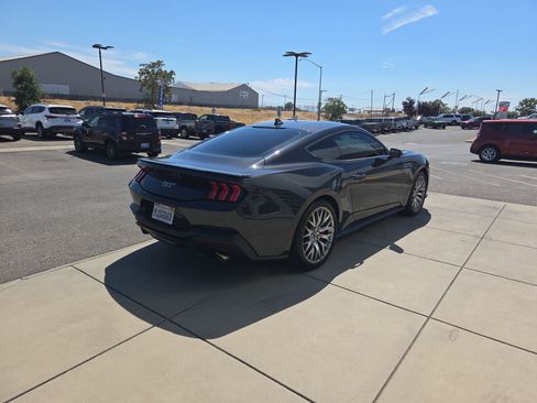 Used 2024 Ford Mustang GT Premium image 5