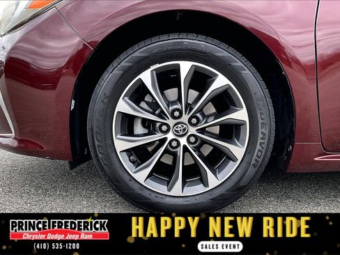 Used 2016 Toyota Avalon XLE Premium image 8