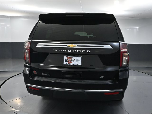 Used 2022 Chevrolet Suburban LT w/ Luxury Package AWD/4WD image 5