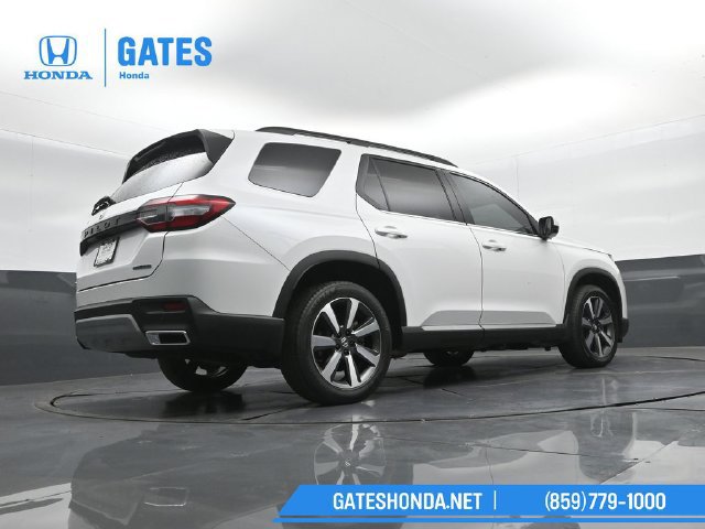 Certified 2025 Honda Pilot Touring image 32