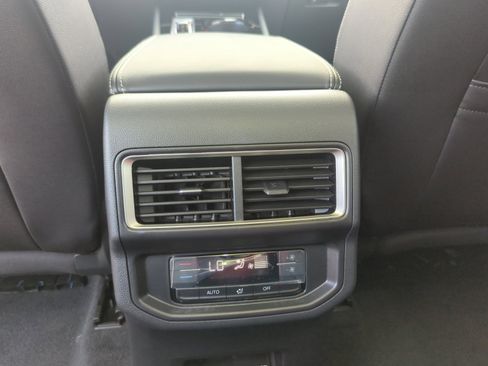 New 2026 Volkswagen Atlas SE image 30