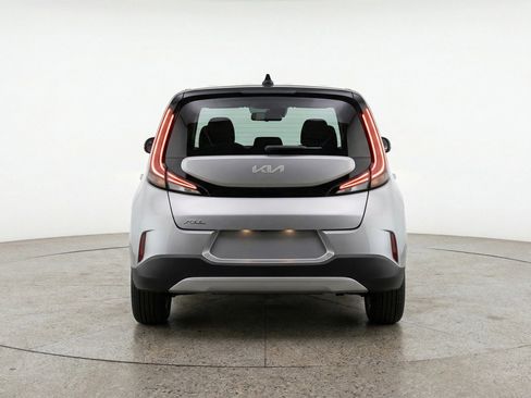 Used 2025 Kia Soul LX w/ LX Technology Package image 7