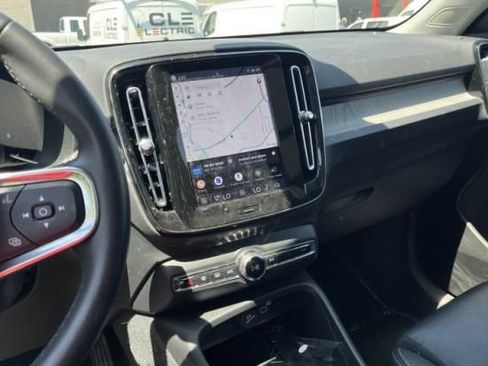 Used 2024 Volvo XC40 B5 Plus w/ Climate Package AWD/4WD image 6