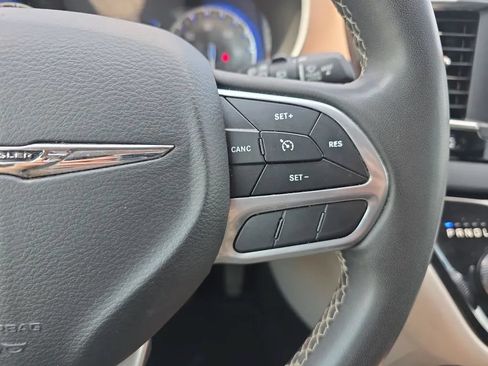 Used 2023 Chrysler Voyager LX FWD image 19